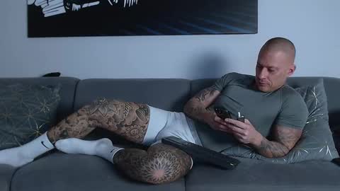 Calvin  online show from 03.04.25