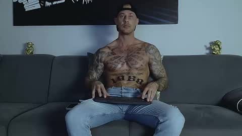 Calvin  online show from 09.12.25