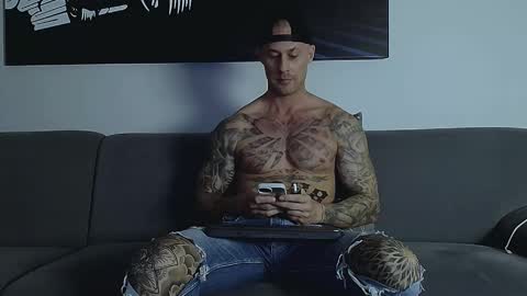 Calvin  online show from 09.24.25