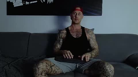 Calvin  online show from 10.08.25