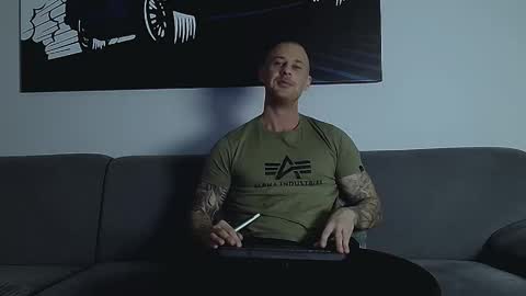 Calvin  online show from 11.23.25