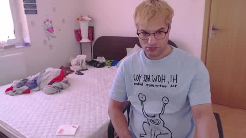 Calvinjohnlad online show from 03.08.25