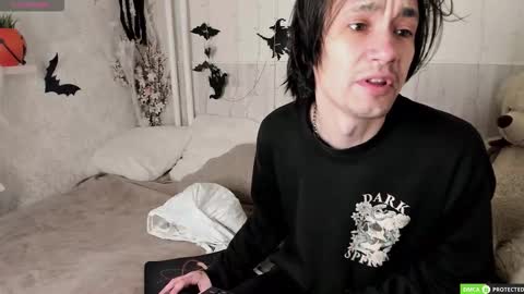 Snapshot of calvinowens chatting on 10.27.25 Calvin Owens online show from 10.27.25