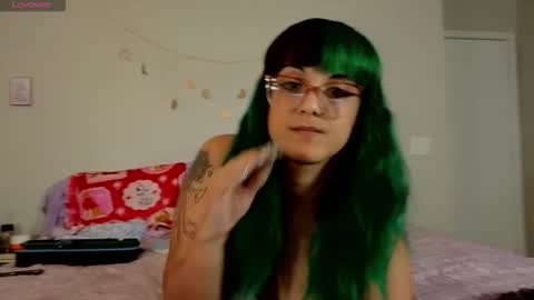 Snapshot of calypsokm chatting on 12.21.25 calypsokm online show from 12.21.25