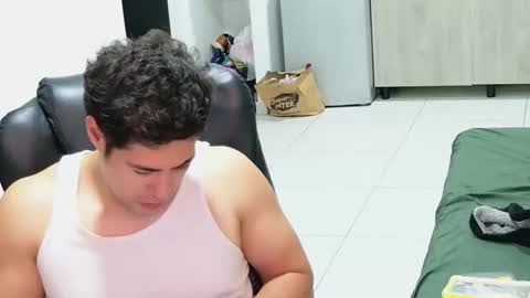 camara110 online show from 04.21.26