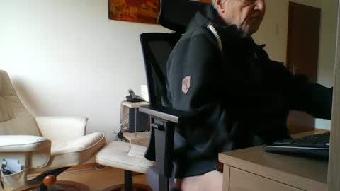 Snapshot of camcologne chatting on 01.21.25 camcologne online show from 01.21.25