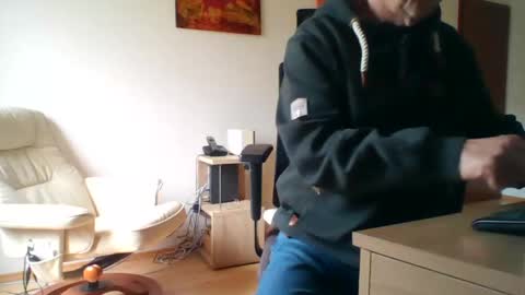 Snapshot of camcologne chatting on 02.11.25 camcologne online show from 02.11.25