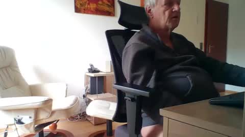 Snapshot of camcologne chatting on 12.05.25 camcologne online show from 12.05.25