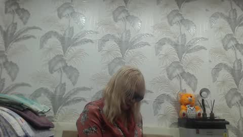 Snapshot of camdiva1 chatting on 12.18.24 CamDiva1 online show from 12.18.24