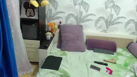 Snapshot of camdiva1 chatting on 09.12.25 CamDiva1 online show from 09.12.25