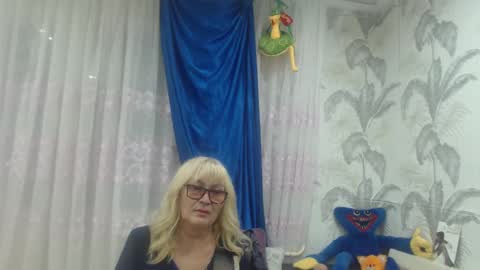 Snapshot of camdiva1 chatting on 10.16.25 CamDiva1 online show from 10.16.25