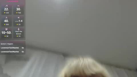 Snapshot of camdiva1 chatting on 10.31.25 CamDiva1 online show from 10.31.25