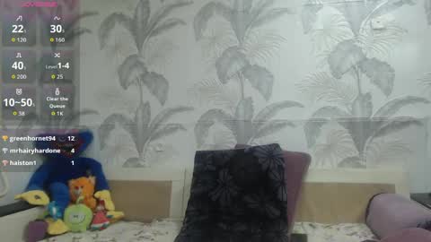 CamDiva1 online show from 04.22.26