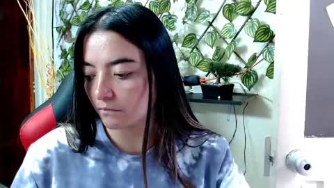 Snapshot of cameliasaenz chatting on 02.03.25 camelia online show from 02.03.25