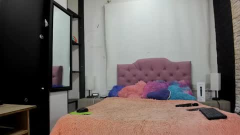 Snapshot of cameron_april chatting on 11.25.25 cameron_april online show from 11.25.25