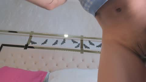 Snapshot of cameron_hearts chatting on 10.27.25 cameron_hearts online show from 10.27.25