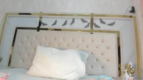 Snapshot of cameron_hearts chatting on 10.30.25 cameron_hearts online show from 10.30.25