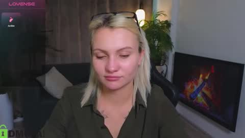 Cameron online show from 10.22.25