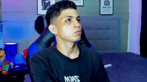 Snapshot of cameron_lux4 chatting on 04.09.26 CAMERON online show from 04.09.26