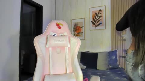 Cameron  online show from 10.25.25