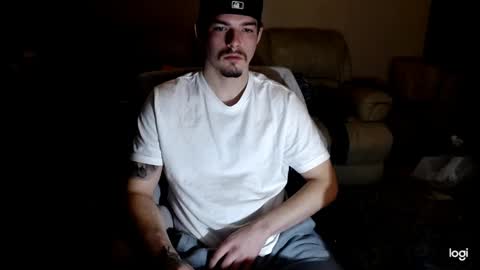 Snapshot of camerondt chatting on 01.01.25 camerondt online show from 01.01.25