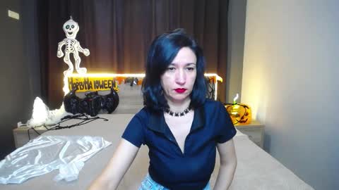 Cameronenns online show from 10.18.25