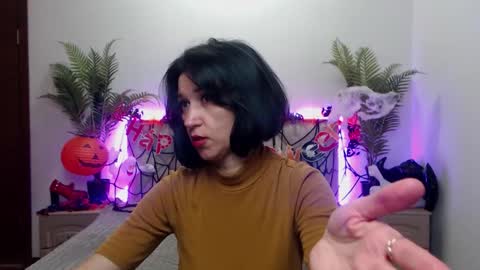 Cameronenns online show from 10.21.25