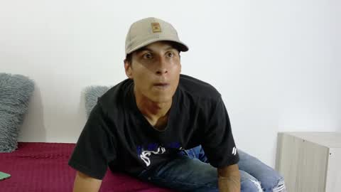Snapshot of cameronsilverman chatting on 05.27.26 cameronsilverman online show from 05.27.26