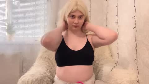 Snapshot of camgirl_xx chatting on 01.09.25 Marta online show from 01.09.25