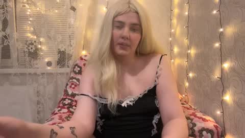 Snapshot of camgirl_xx chatting on 01.20.25 Marta online show from 01.20.25