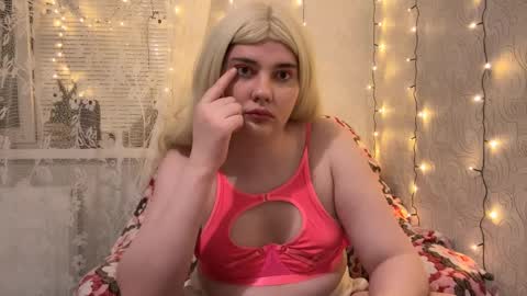 Snapshot of camgirl_xx chatting on 01.23.25 Marta online show from 01.23.25