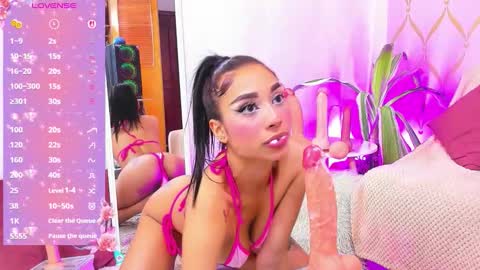 Snapshot of cami_evanns chatting on 10.23.25 Camila online show from 10.23.25