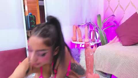 Snapshot of cami_evanns chatting on 10.31.25 Camila online show from 10.31.25