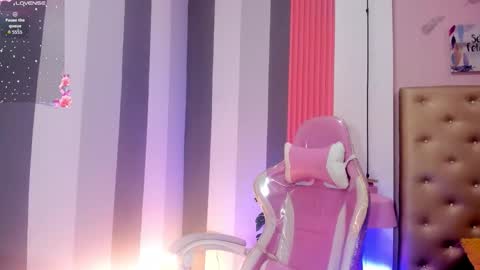 Snapshot of camii_raux chatting on 11.09.25 CA M I online show from 11.09.25