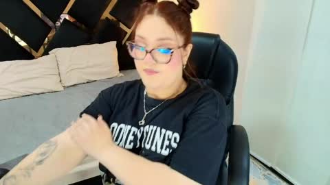 Camila Osorio online show from 05.17.26