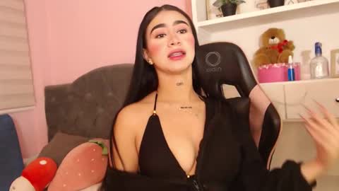 Snapshot of camiilaatorres chatting on 02.16.26 camila online show from 02.16.26