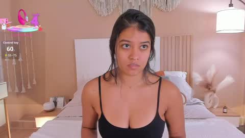 camila_bustamante_ online show from 05.28.26