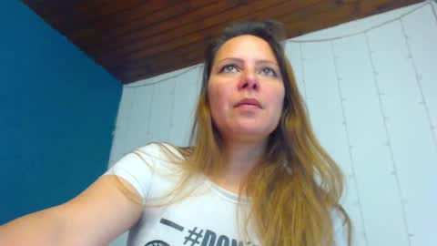 Snapshot of camila_delarosa chatting on 01.16.25 camila online show from 01.16.25