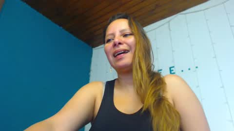 Snapshot of camila_delarosa chatting on 01.21.25 camila online show from 01.21.25
