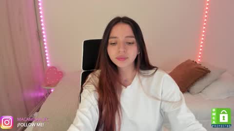 Snapshot of camila_ec2 chatting on 10.10.25 C A M I online show from 10.10.25