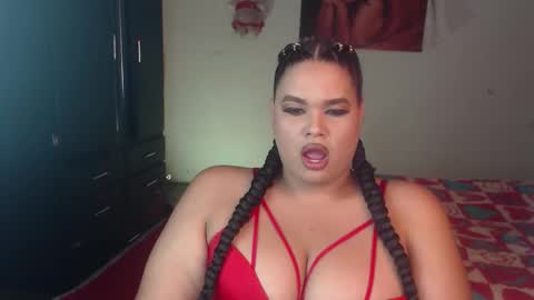 Snapshot of camila_fuenmayor chatting on 10.16.25 online show from 10.16.25