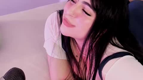 Snapshot of camila_matinez_ chatting on 12.19.25 Camila online show from 12.19.25