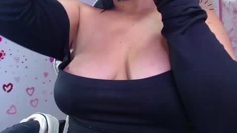 Snapshot of camila_pandora_ch chatting on 03.06.25 Cami online show from 03.06.25