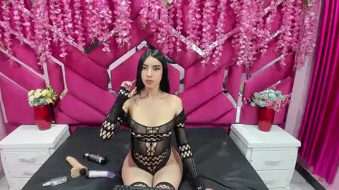 Snapshot of camila_reyess_ chatting on 01.28.25 camila_reyess_ online show from 01.28.25