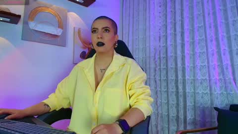 Snapshot of camilaachain chatting on 09.22.25 online show from 09.22.25