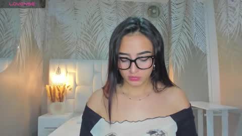 Snapshot of camilahunter__ chatting on 12.21.25 Camila online show from 12.21.25