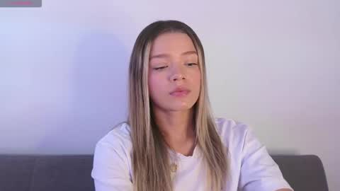 Camila Monroee  online show from 12.01.25