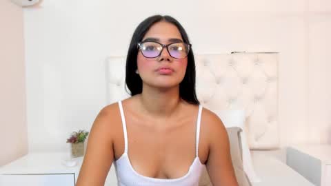 Snapshot of camilarosses chatting on 11.07.25 camilarosses online show from 11.07.25