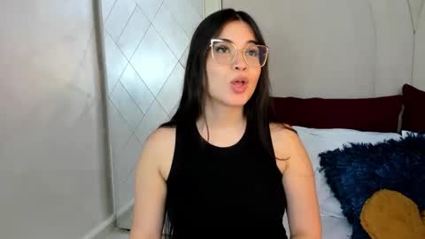 Camila online show from 09.10.25