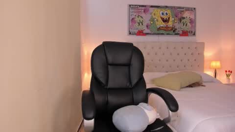 Snapshot of camileangel chatting on 11.07.25 online show from 11.07.25